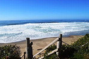 Vista para praia/oceano