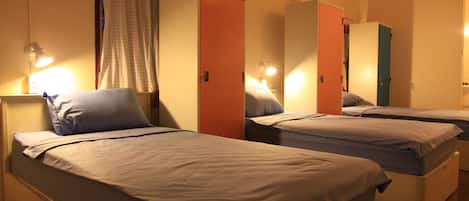 Dorm 3beds mixed - AirCon