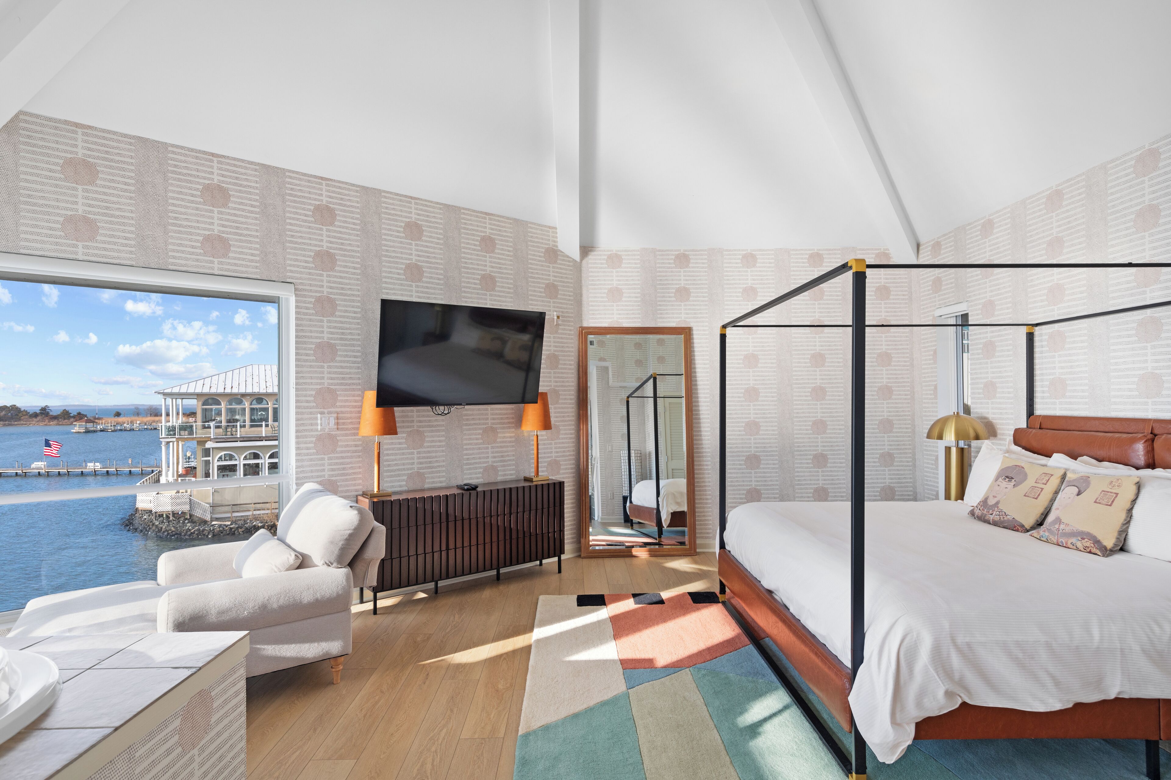 Luksussuite, 1 kingsize-seng, peis, utsikt mot bukt (Jacuzzi Orient) | Italienske Frette-laken, sengetøy av topp kvalitet og dundyner