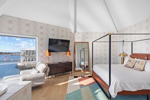 Luxury Suite, 1 King Bed, Fireplace, Bay View (Jacuzzi Orient) | Frette Italian sheets, premium bedding, down comforters, in-room safe - The Edge at Fager's Island (Ocean City)