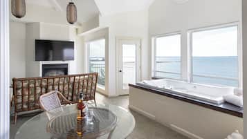 Penthouse de lujo, 1 cama King size, chimenea, vista a la bahía (Jacuzzi South Beach) | Sábanas italianas Frette, ropa de cama de alta calidad y edredón