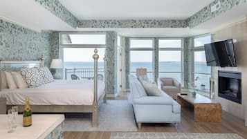 Suite Luxe, 1 très grand lit, cheminée, vue baie (Jacuzzi Michelle) | Draps italiens Frette, literie de qualité supérieure