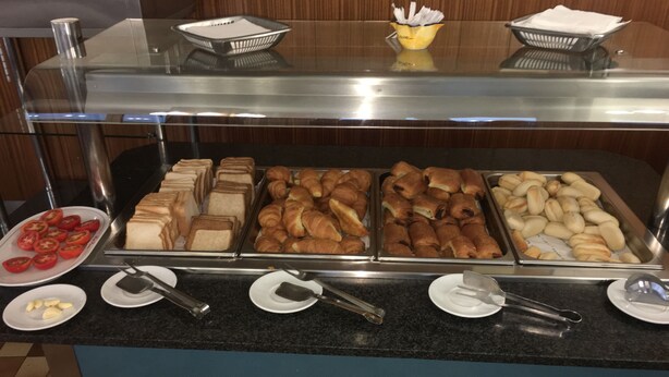 Breakfast, lunch and dinner served - Hotel Parma (Pas de la Casa)