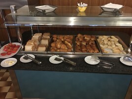 Breakfast, lunch and dinner served