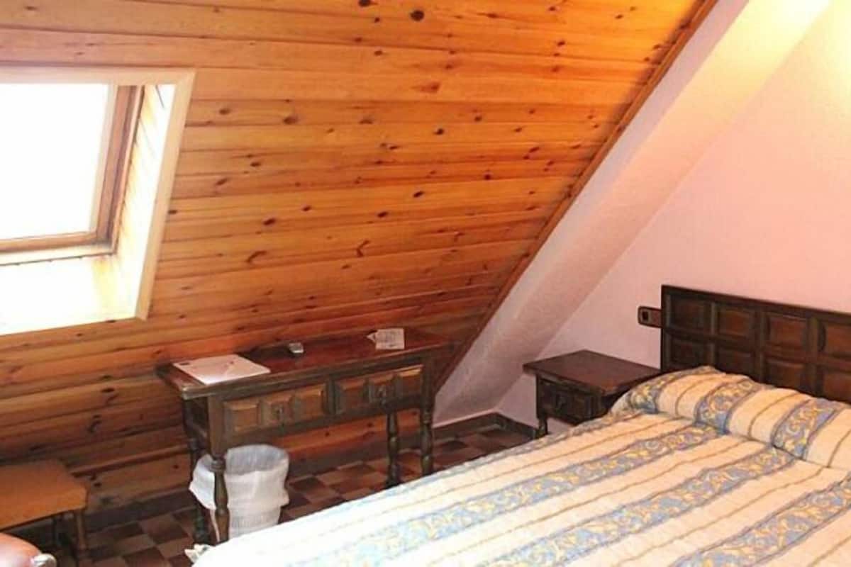 In-room safe, blackout curtains, free WiFi, bed sheets