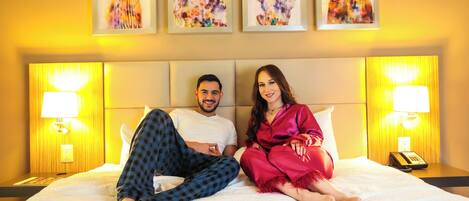 Room, 1 King Bed, Non Smoking | In-room safe, soundproofing, iron/ironing board, free WiFi