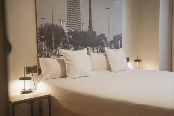 Iron/ironing board, WiFi - Apartments Hotel Sant Pau (Barcelona)