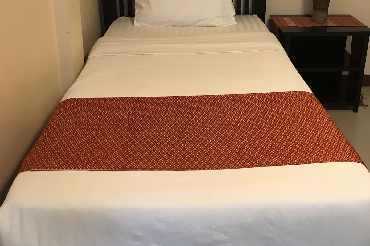 Superior Single Bed | Iron/ironing board, free WiFi, bed sheets