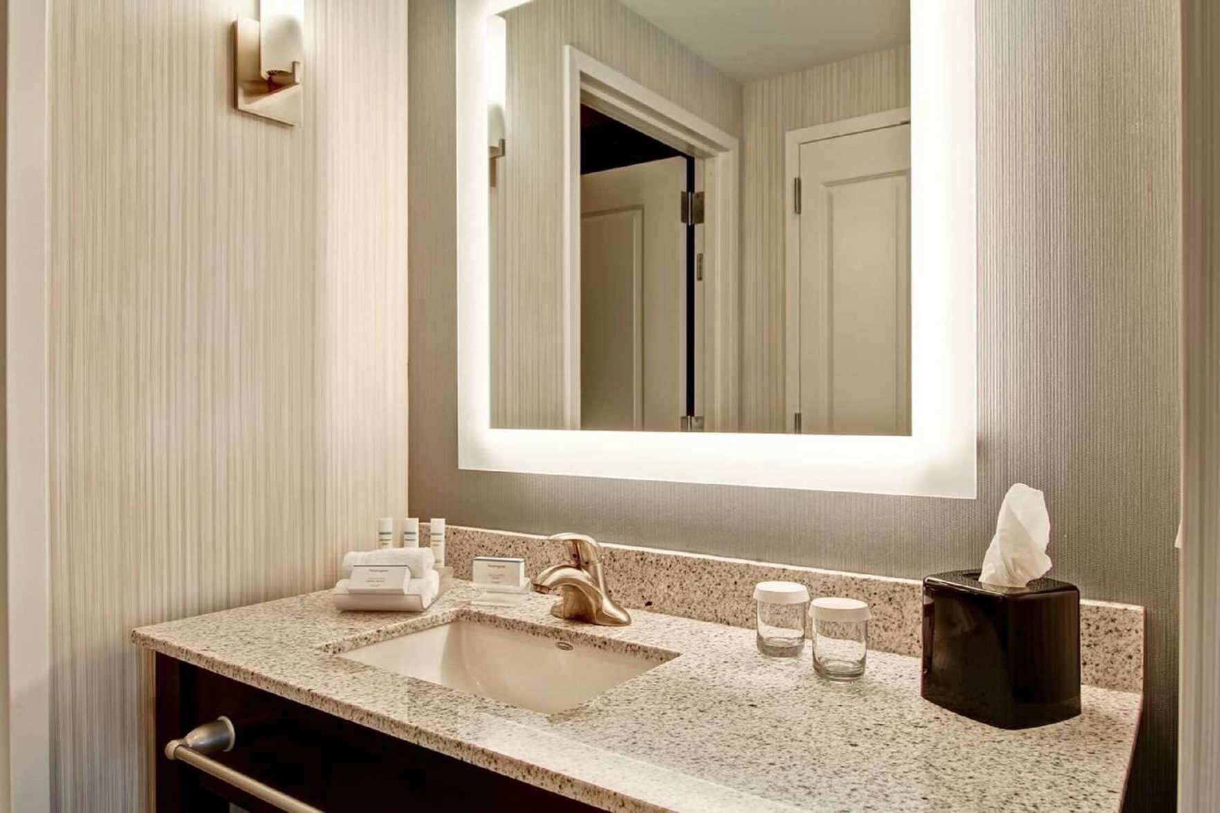Bathroom | Free toiletries, hair dryer, towels