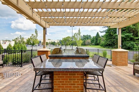 Terraza o patio. Homewood Suites by Hilton Clifton Park