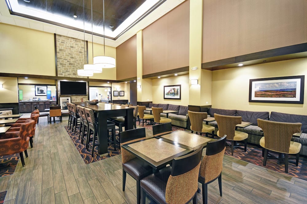 Hampton Inn & Suites Milwaukee/Franklin