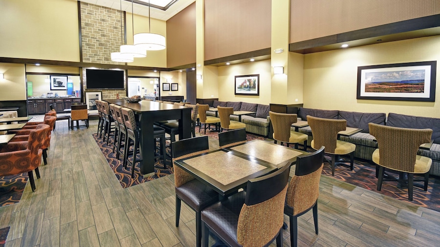 Hampton Inn & Suites Milwaukee/Franklin