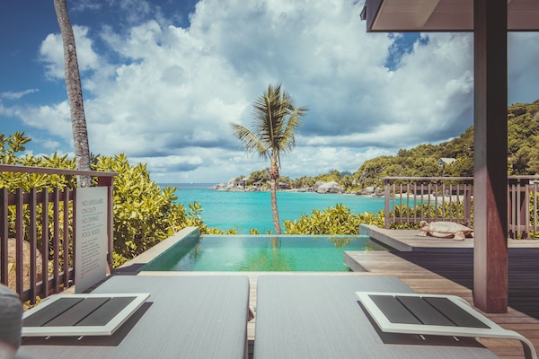 Ocean View Pool Chalet | Vista do quarto