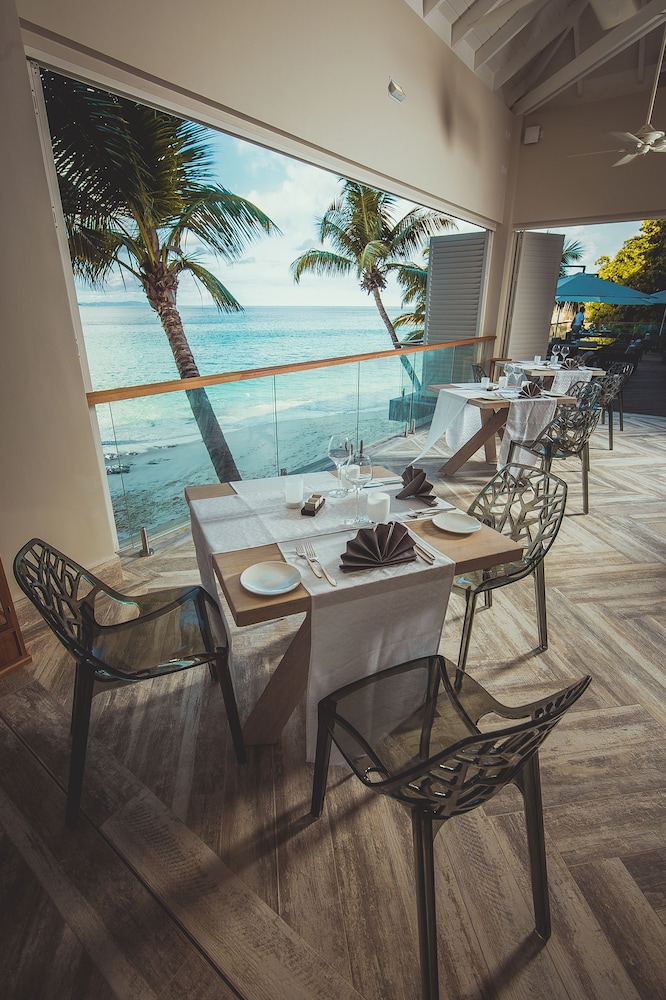 Carana Beach Hotel by null