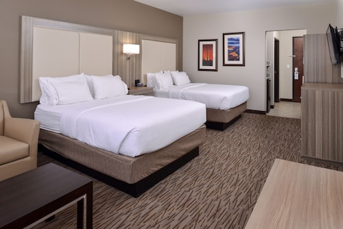 Holiday Inn Express & Suites Williams by IHG