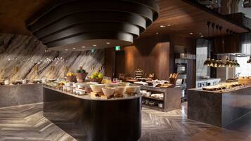 Daily buffet breakfast (KRW 55000 per person)