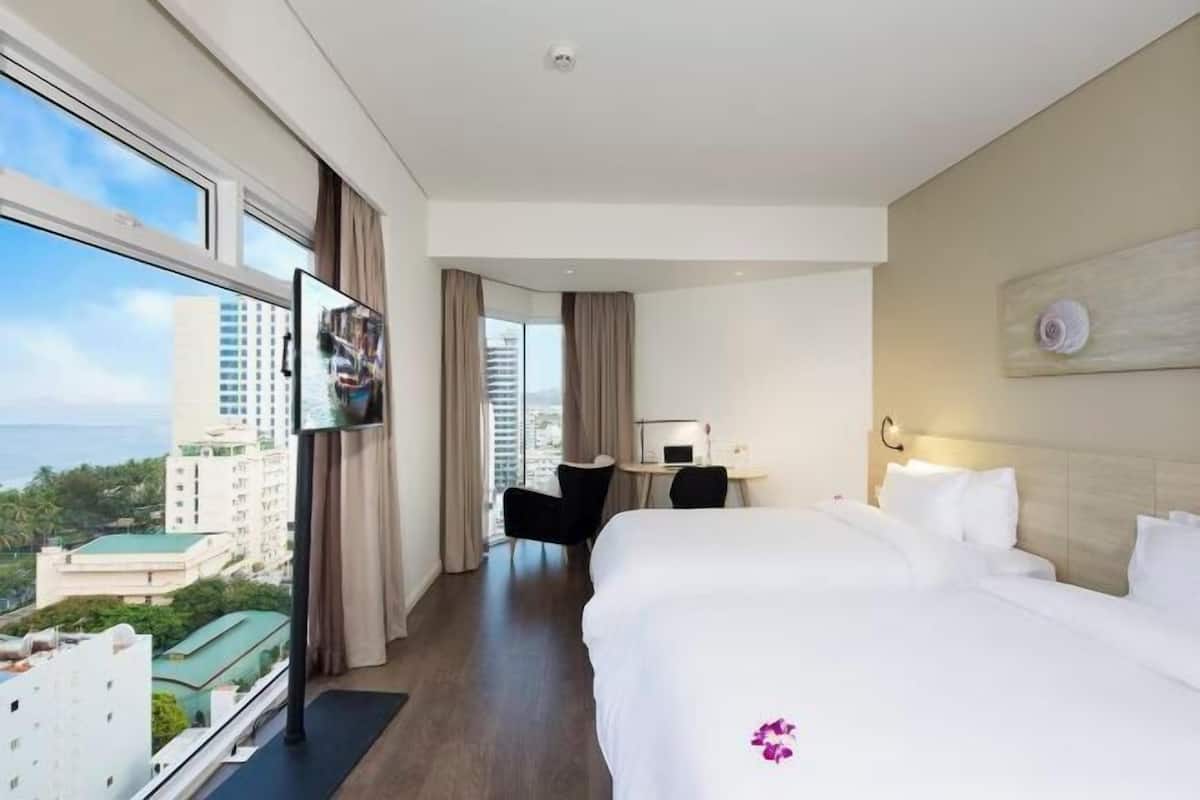 Minibar, in-room safe, desk, soundproofing