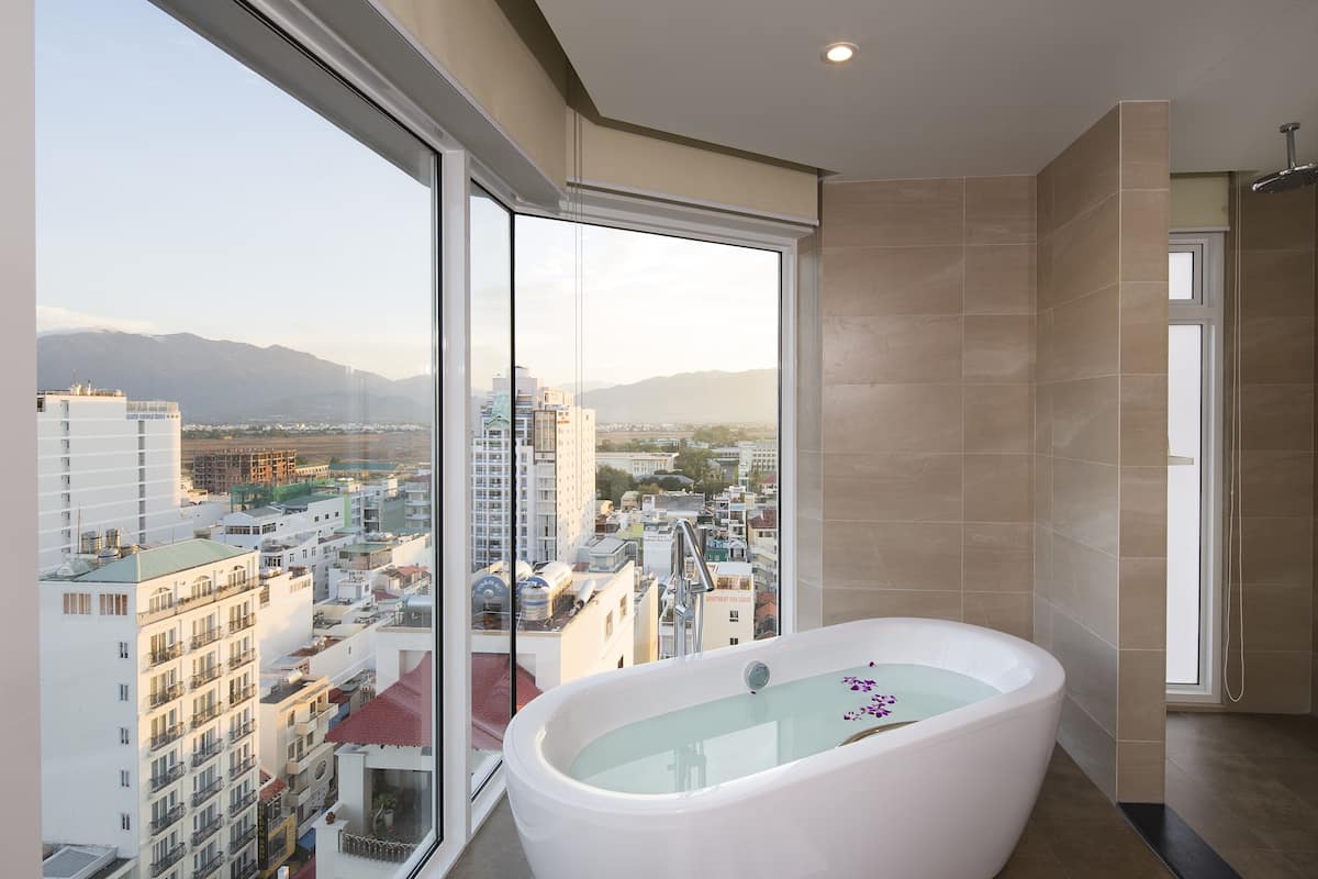 signature double room | bathroom | free toiletries, hair dryer, bathrobes, slippers