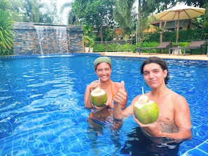 Outdoor pool, open 6:00 AM to 9:30 PM, pool loungers - Hatzanda Lanta Resort (Ko Lanta)