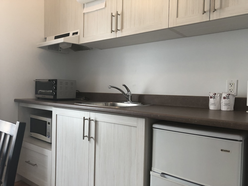 Au Petit Hôtel by null