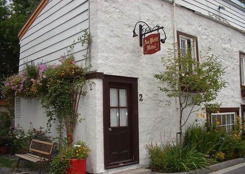 Au Petit Hôtel