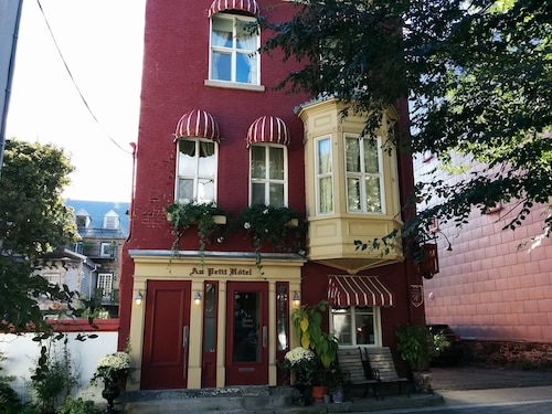 Au Petit Hôtel