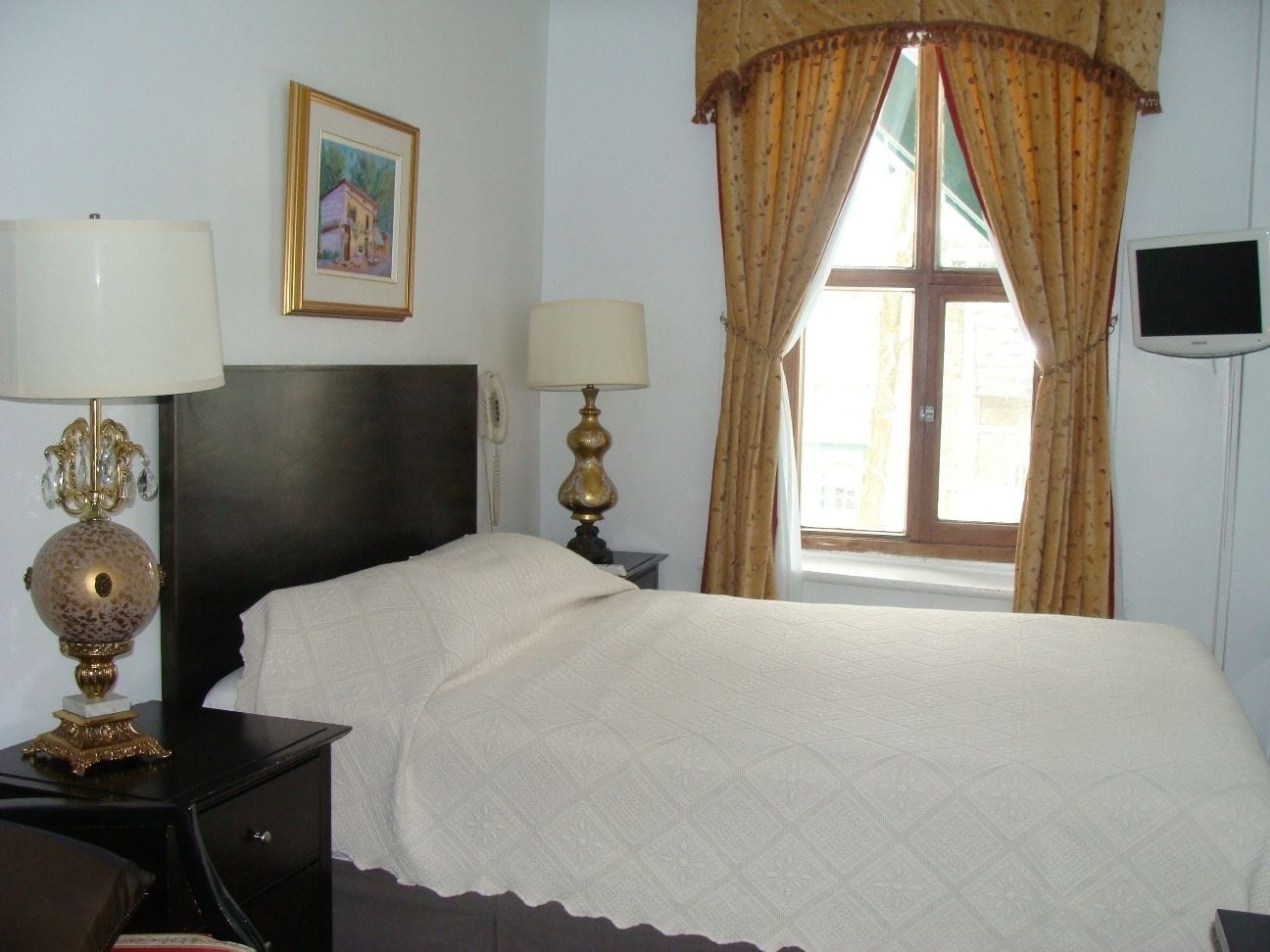 classic room, 1 queen bed | 1 bedroom, free wifi, bed sheets