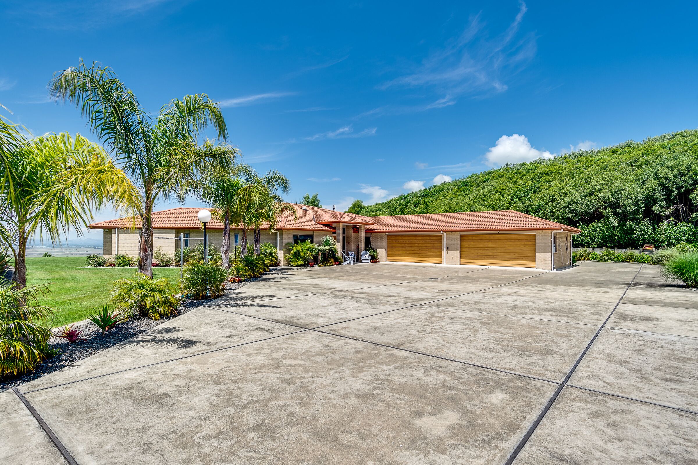 Quang cảnh đường phố