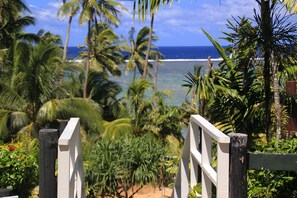 Beach nearby, fishing - The Crow's Nest Resort (Korotogo)