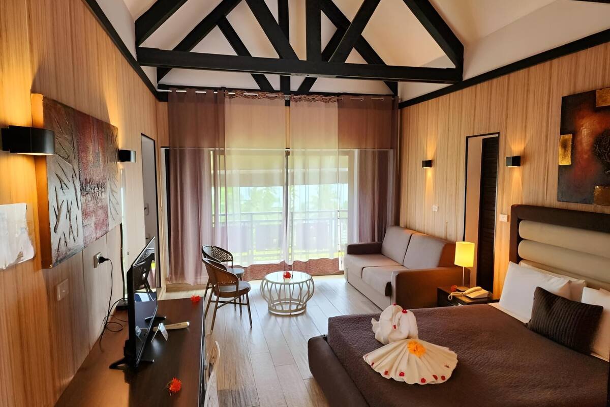 Luxurious Premium Villa  | Minibar, in-room safe, desk, soundproofing