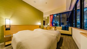 Zweibettzimmer, Nichtraucher (Corner View) | Hochwertige Bettwaren, Schreibtisch, schallisolierte Zimmer