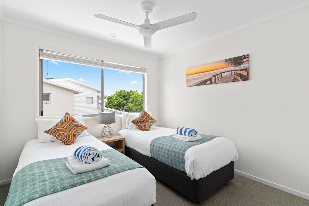 Desk, iron/ironing board, free WiFi, bed sheets