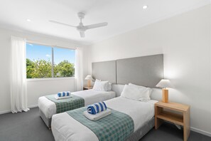Resortwoning, 4 slaapkamers | Een bureau, een strijkplank/strijkijzer, gratis wifi, beddengoed