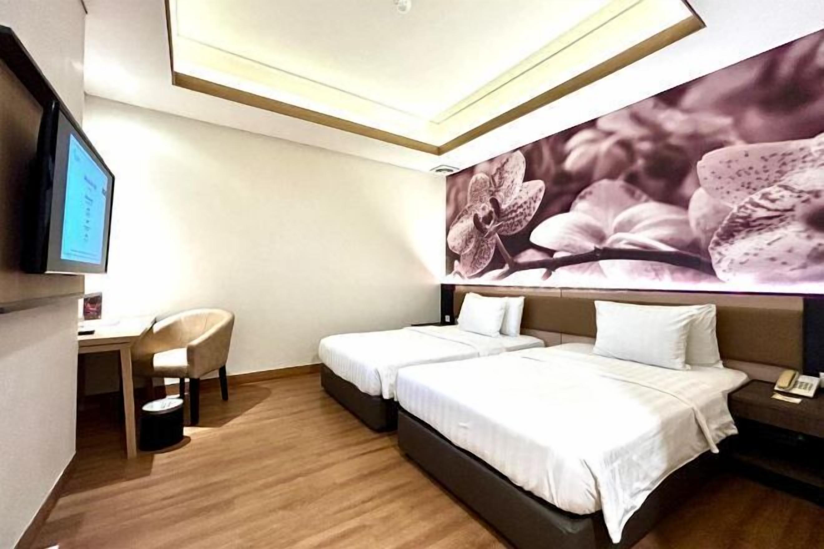 Premium bedding, minibar, in-room safe, desk