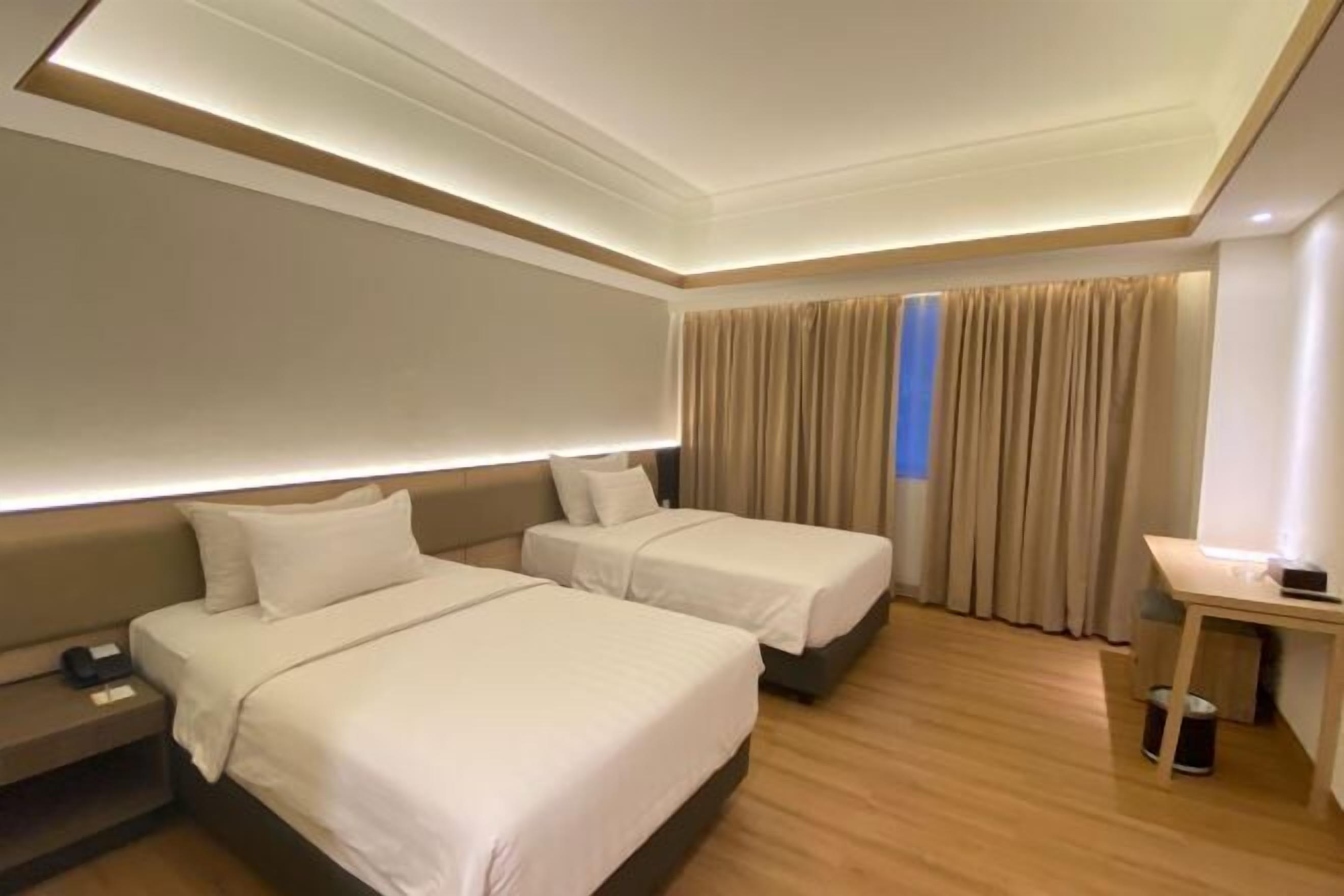 Premium bedding, minibar, in-room safe, desk