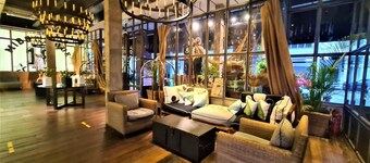 M Boutique Station 18