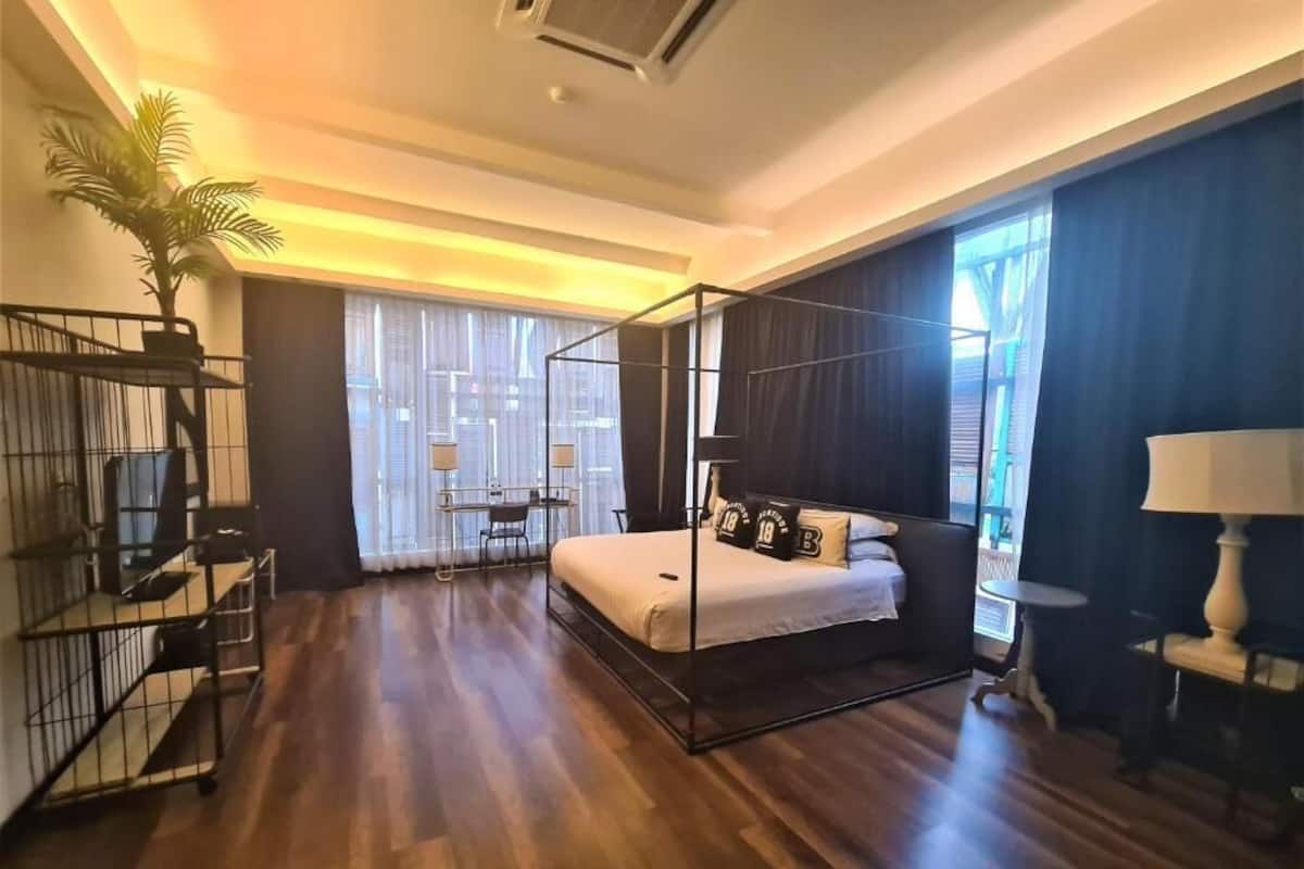 Premier-Zimmer, 1 King-Bett | Minibar, Zimmersafe, Schreibtisch, schallisolierte Zimmer