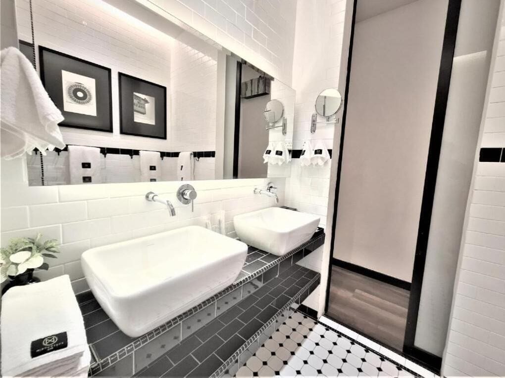 shower, free toiletries, hair dryer, slippers