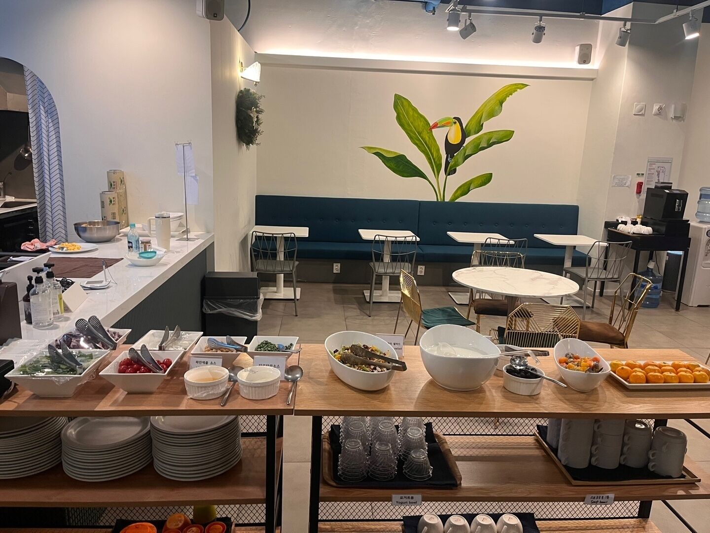 Daily to-go breakfast (KRW 12900 per person)