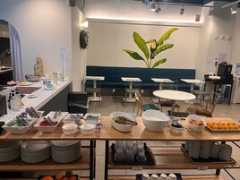 매일 테이크아웃 아침 식사(1인당 KRW 12900)