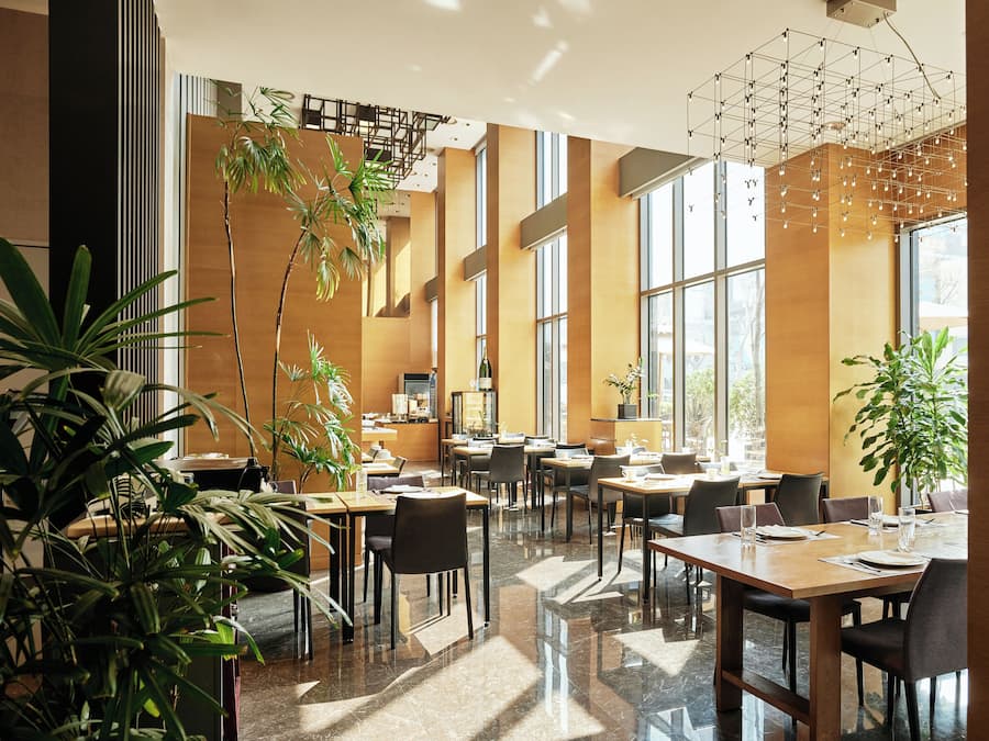 Petit déjeuner servi sur place