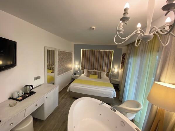 2 bedrooms, premium bedding, memory foam beds, laptop workspace