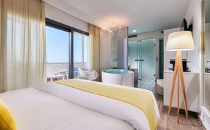 Honeymoon Suite with Jacuzzi Sea View | Vista del balcón