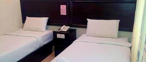 Chambre Standard avec lits jumeaux | Bureau, accĂšs au Wi-Fi (inclus)