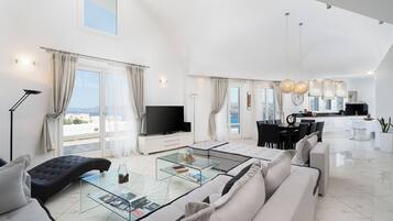 TV de tela plana 42 polegadas com canais via satélite, TV LCD, lareira