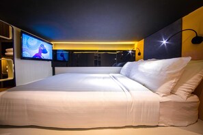Minibar, in-room safe, soundproofing, free WiFi - CUBE Family Boutique Capsule Hotel (Singapore)