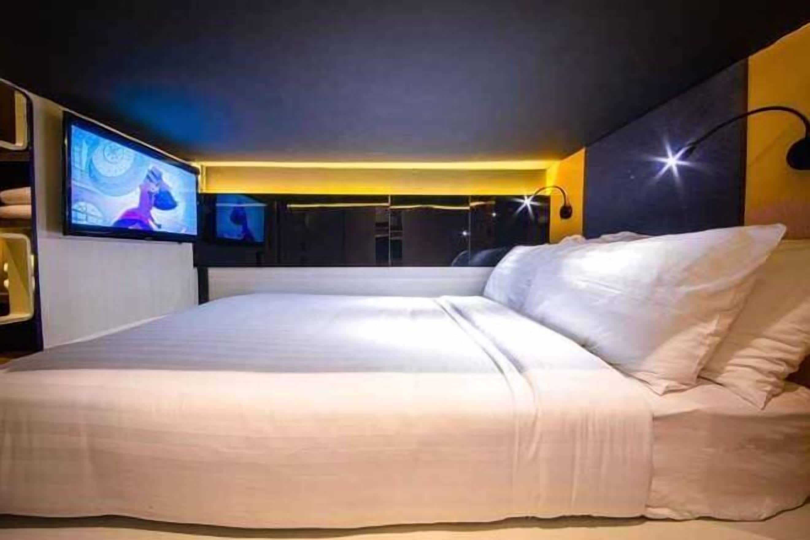 Minibar, in-room safe, soundproofing, free WiFi