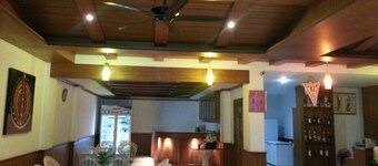 Chollada Inn