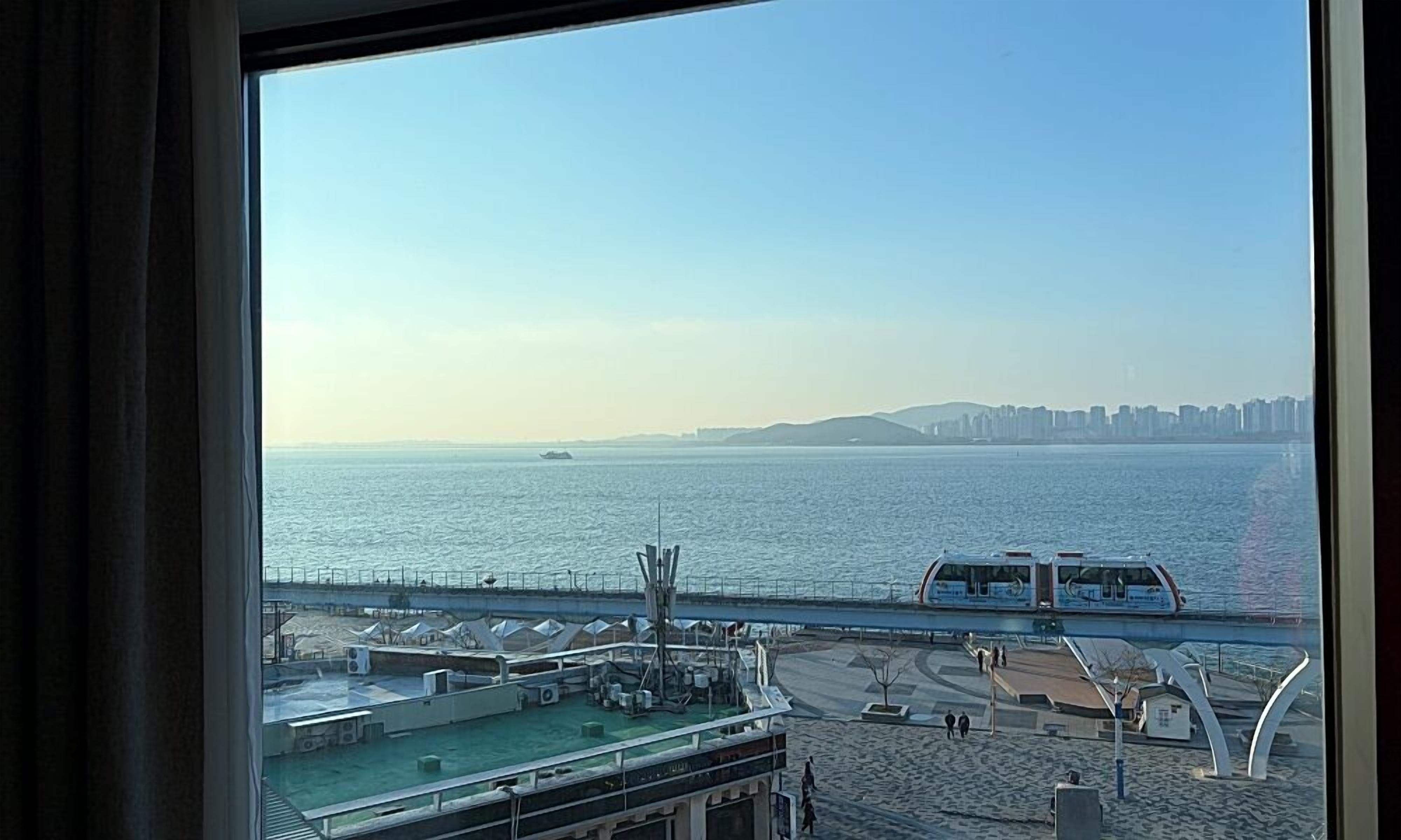 프리미엄 트윈룸 (바다 전망) | 각각 다른 스타일의 인테리어, 각각 다르게 가구 비치, 책상, 무료 WiFi