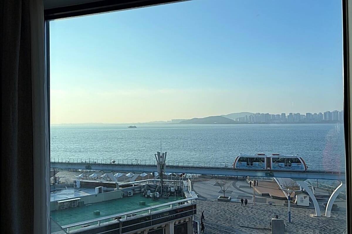 Premium Twin Room with Ocean View | Individually decorated, individually furnished, desk, free WiFi